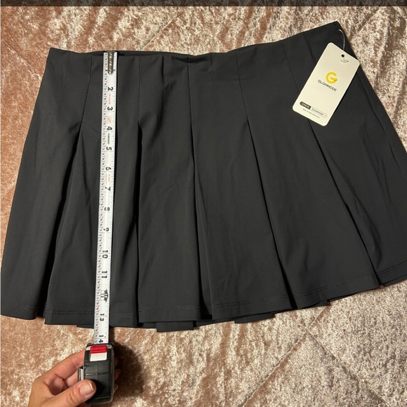 GLOWMODE NWT Large Black Pleated Stylish Skirt with built in shorts. - Picture 1 of 8